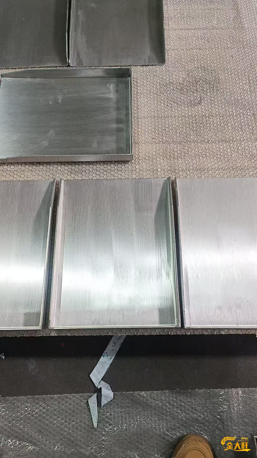 201/304不锈钢加工件出现焊迹或锈迹该如何专···